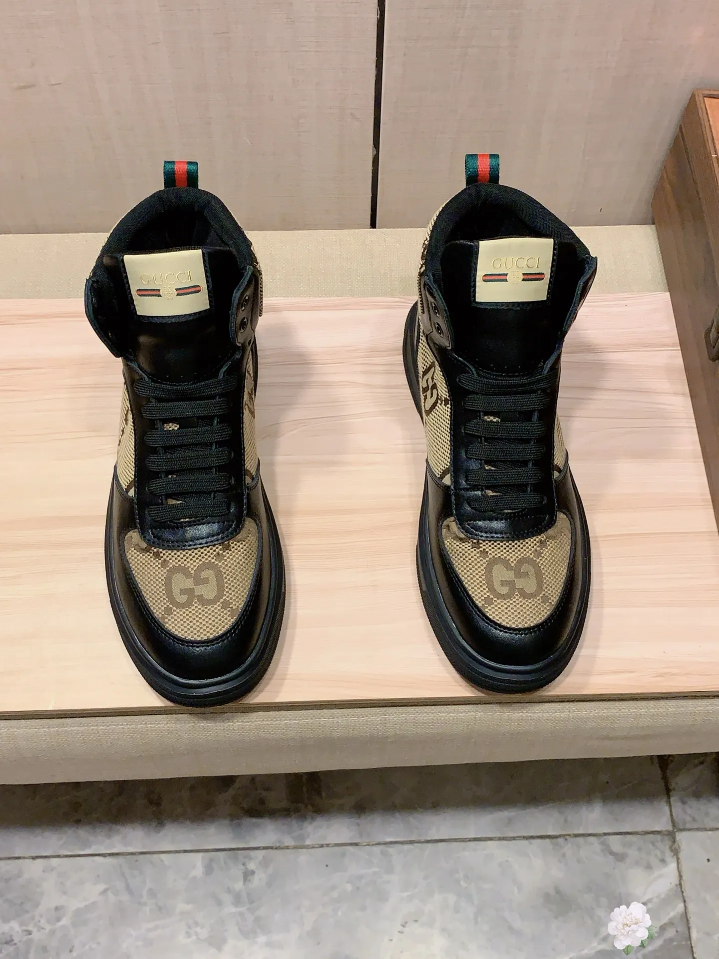 Men's men's shoes💰442💰💰🎩🎩[Lightning][Lightning] "Gucci*" latest • popular casual shoes, top brand [seduce] luxury ~ purchasing agency, top ~ quality. [Strong] The upper is made of imported breathable cowhide with fabric material ➕ Breathable sheepskin feet (•) and fine workmanship. The original stylish and stylish soft rubber wear-resistant and non-slip outsole is light and comfortable on the feet. The real thing looks better when photographed in person. 111: code: 38-44, 3️⃣ colors selected
